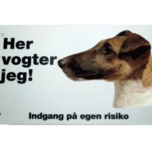 Her vogter jeg! Fox Terrier skilt
