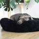 Antistress Donut Seng i sort med skridsikker bund og blød plys til hunde