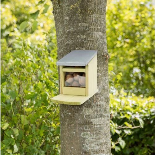 Trixie Egern Foderkasse med Metal Tag – Perfekt til Haven